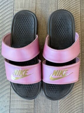 Nike Benassi Duo Ultra Slide Black Plum Sandals Women’s Size 10 (NWOT)
